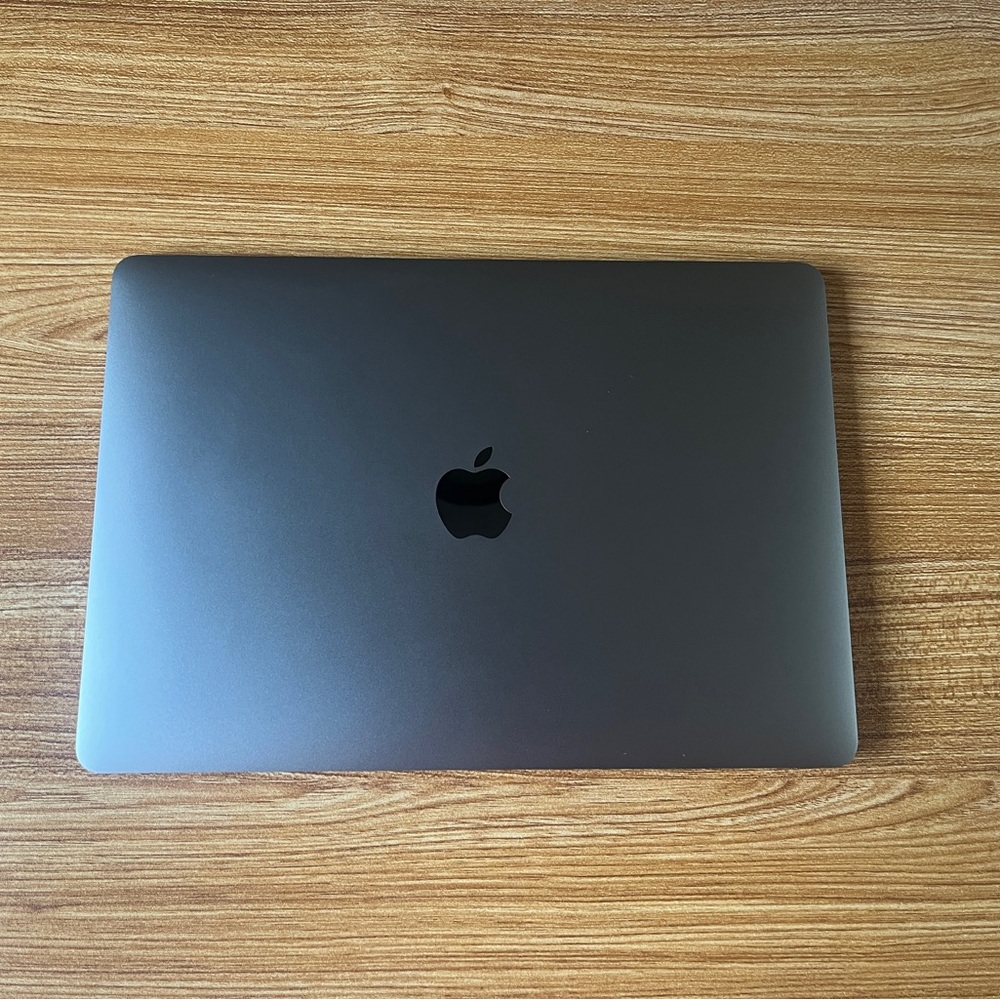 Apple MacBook Air - Space Gray 2018 model
